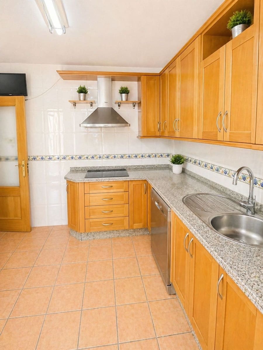 5 Zimmer Haus zu verkaufen in Malaga Stadt mit Pool Garage - 497.000 € (Ref: 9806151)