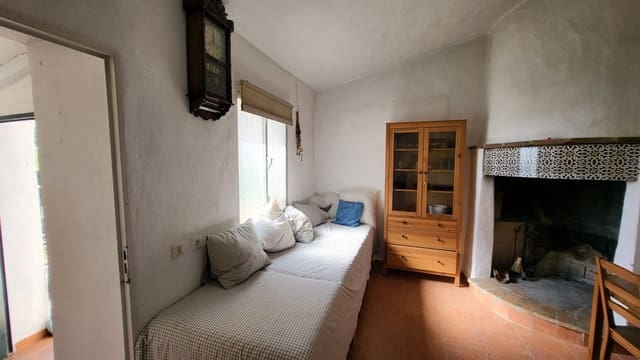 2 bedroom Finca/Country House for rent in Almogía with garage - € 400 (Ref: 9806152)