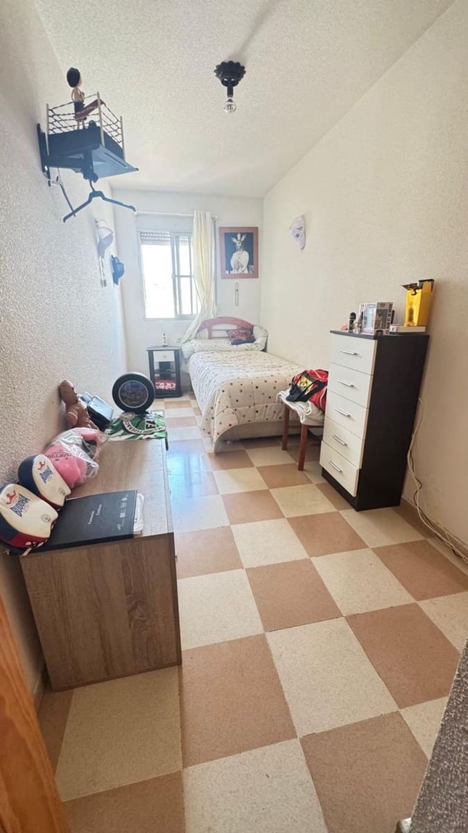 4 bedroom Apartment for sale in Estepona with garage - € 360,000 (Ref: 9810934)