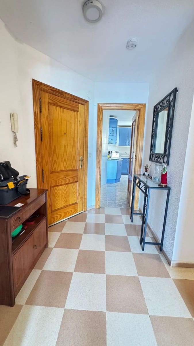 4 bedroom Apartment for sale in Estepona with garage - € 360,000 (Ref: 9810934)