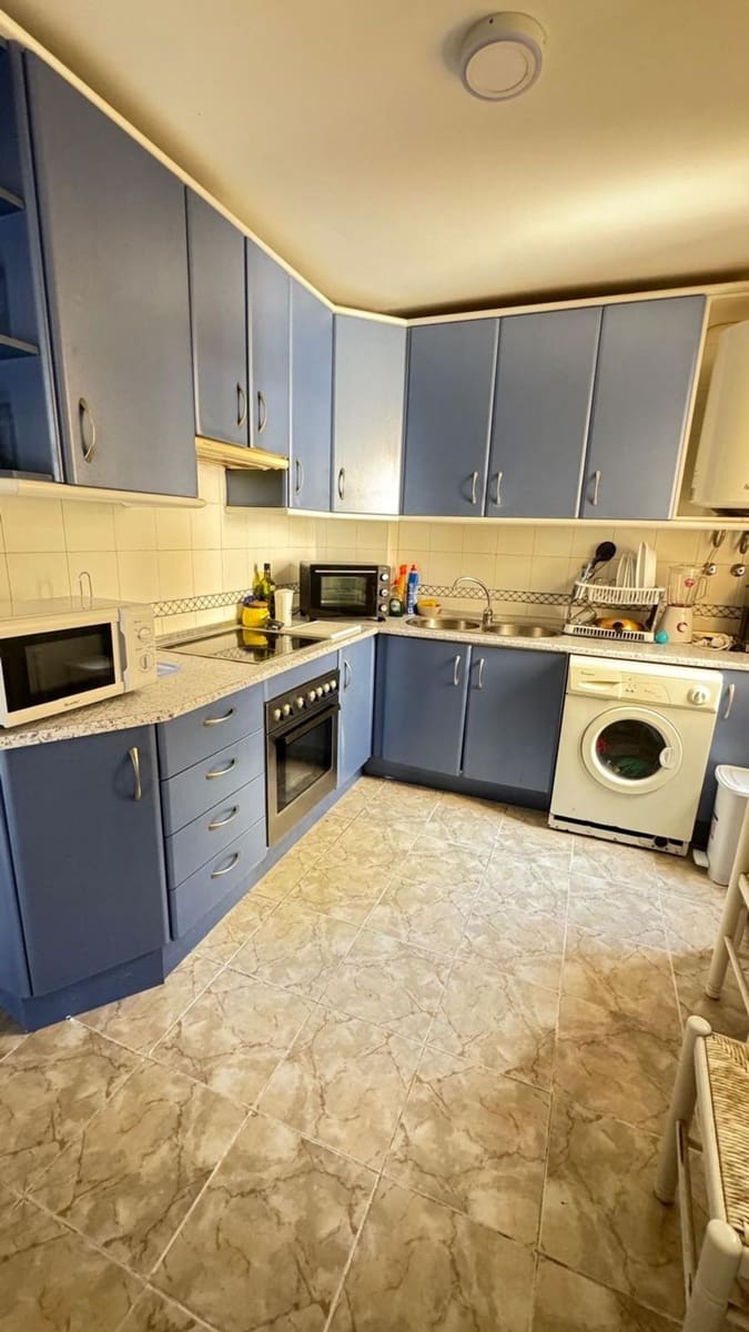 4 bedroom Apartment for sale in Estepona with garage - € 360,000 (Ref: 9810934)