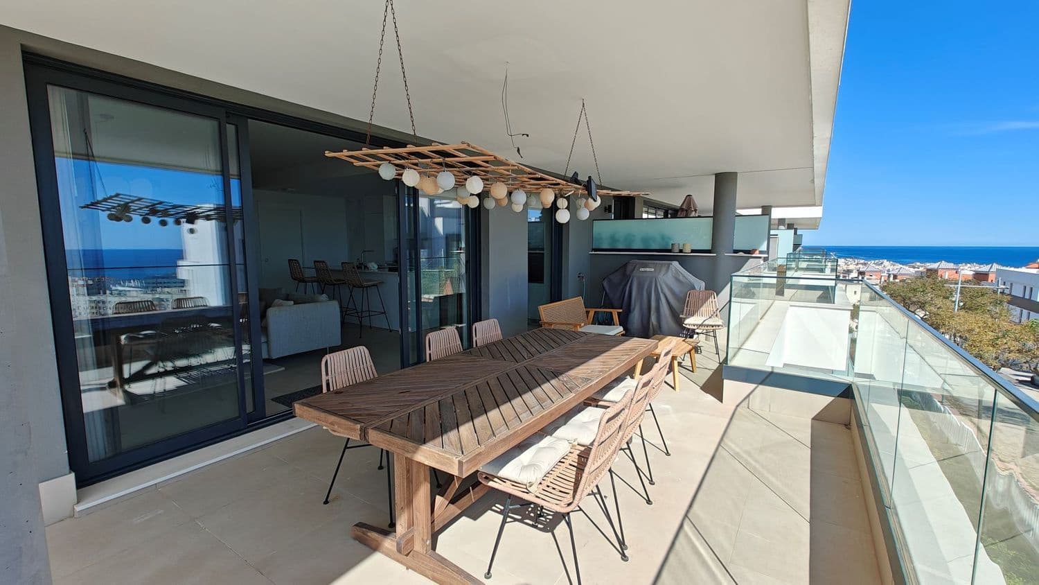 4 Zimmer Apartment zu verkaufen in Estepona mit Pool Garage - 885.000 € (Ref: 9812940)