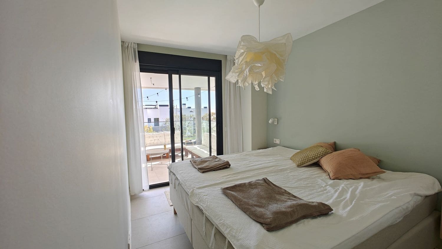 4 Zimmer Apartment zu verkaufen in Estepona mit Pool Garage - 885.000 € (Ref: 9812940)