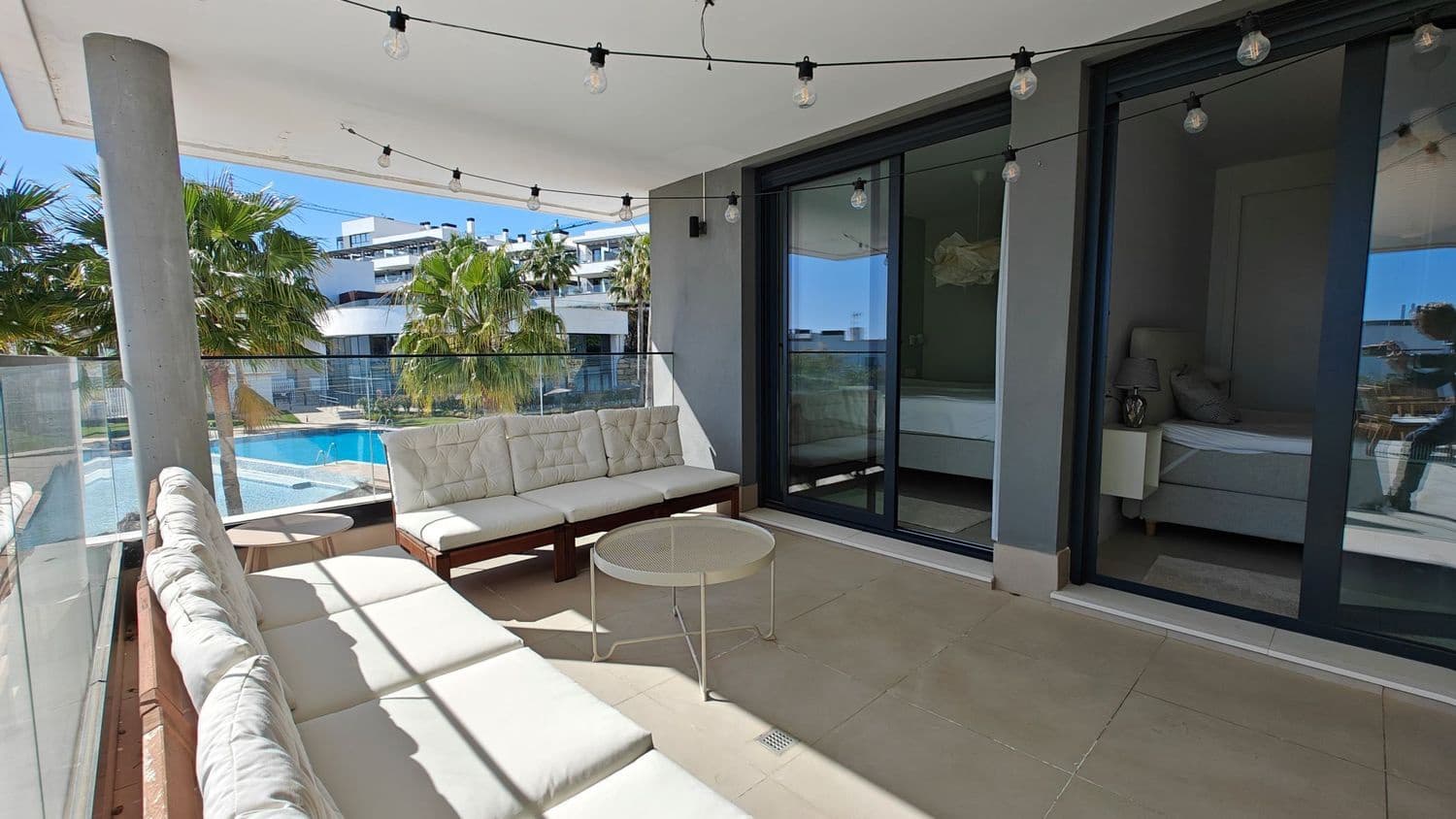 4 Zimmer Apartment zu verkaufen in Estepona mit Pool Garage - 885.000 € (Ref: 9812940)