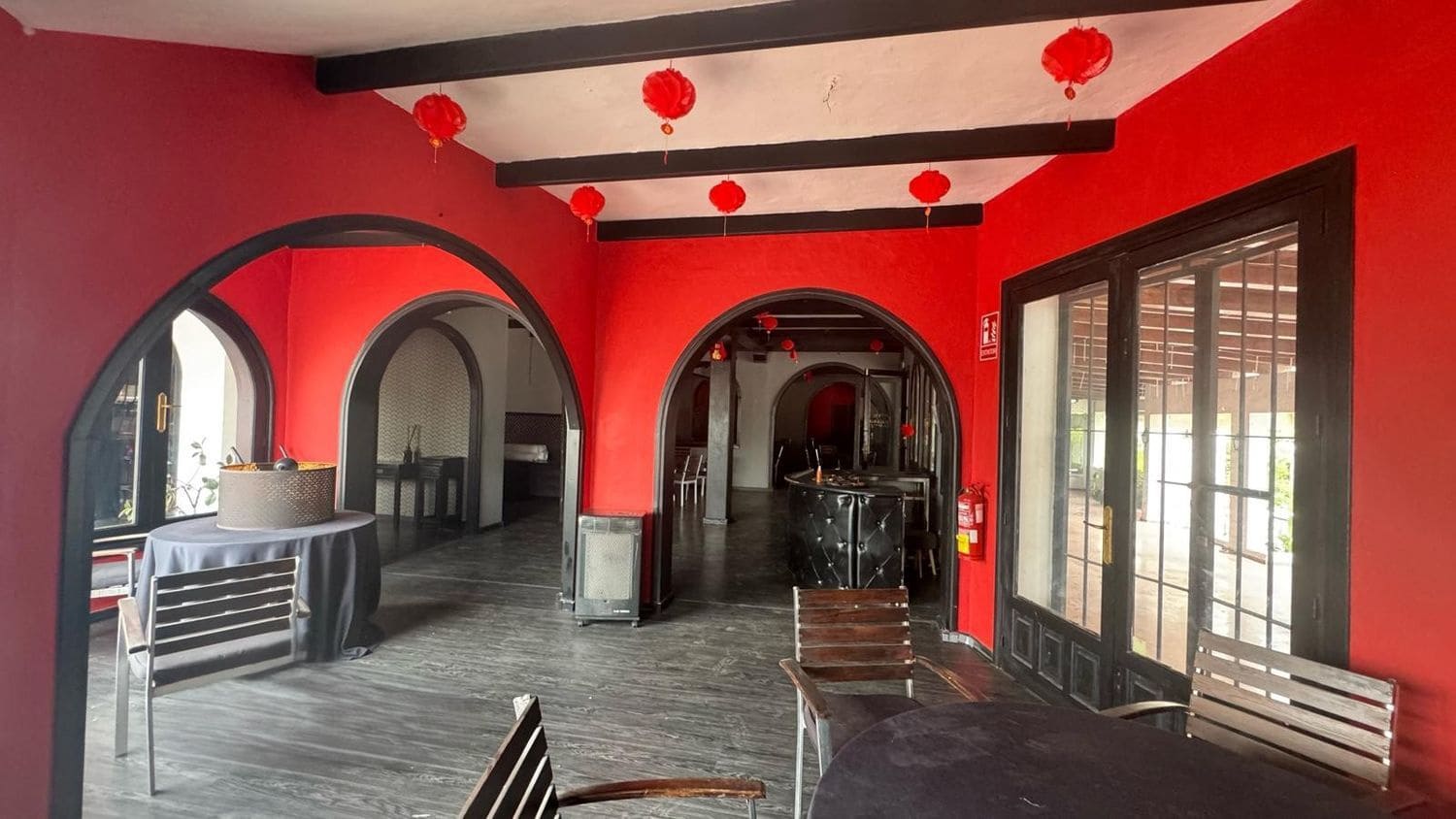 Hotel for sale in Estepona - € 2,200,000 (Ref: 9814443)