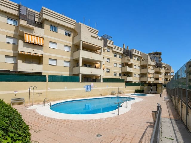 2 chambre Appartement à vendre à Torrox Pueblo, Torrox avec piscine garage - 235 000 € (Ref: 9823588)