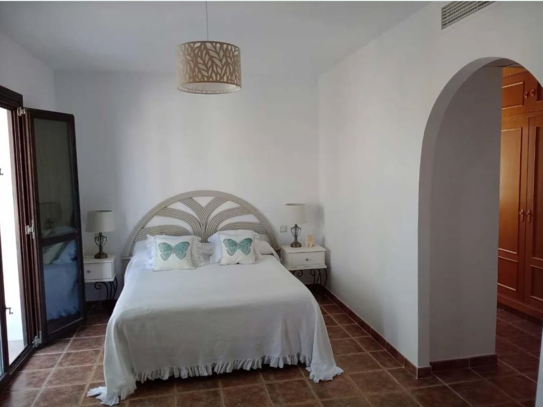 3 sovrum Villa till salu i Estepona med pool garage - 749 000 € (Ref: 9832261)