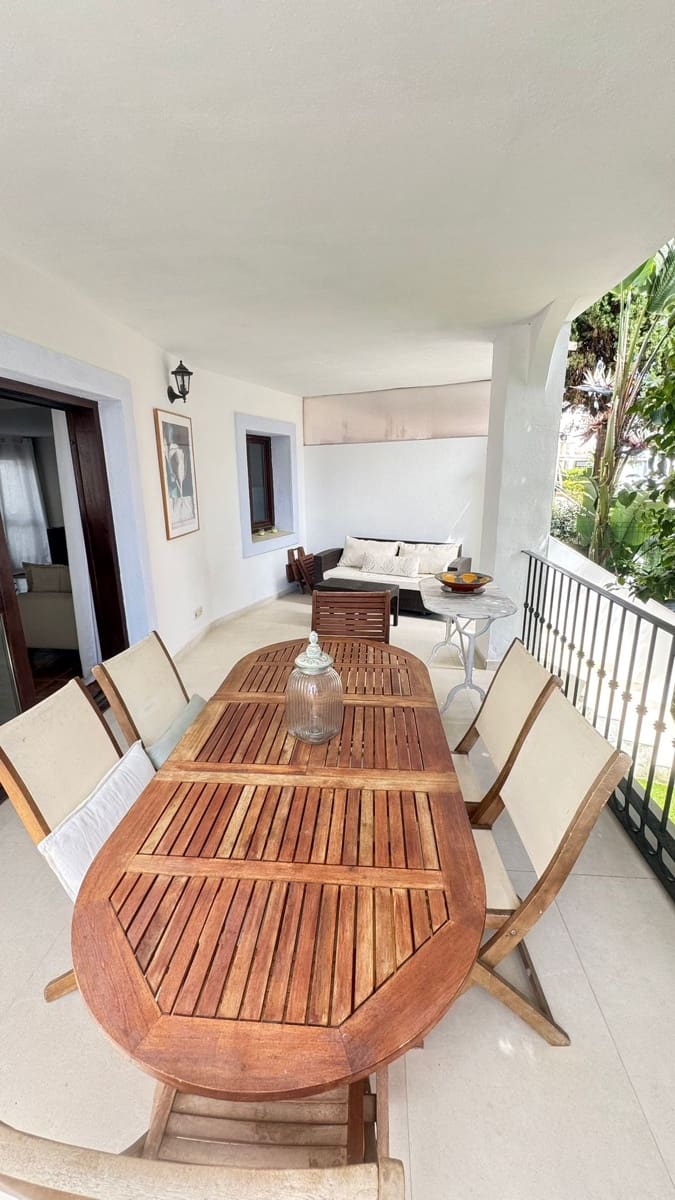 3 sovrum Villa till salu i Estepona med pool garage - 749 000 € (Ref: 9832261)