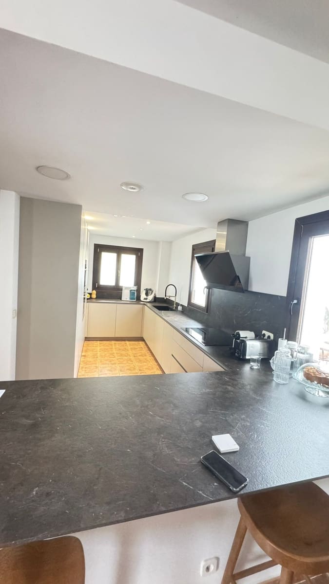 3 sovrum Villa till salu i Estepona med pool garage - 749 000 € (Ref: 9832261)