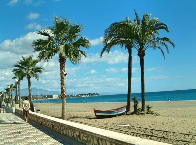 3 chambre Appartement à vendre à Puerto de Estepona, Estepona - 535 000 € (Ref: 9834199)