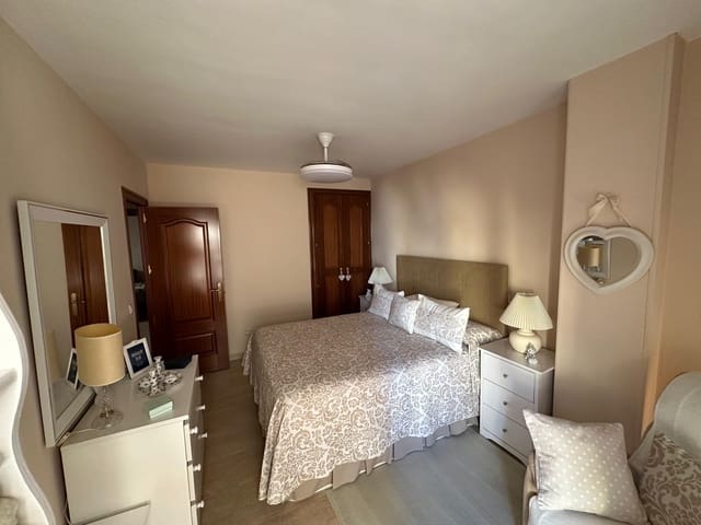 3 chambre Appartement à vendre à Puerto de Estepona, Estepona - 535 000 € (Ref: 9834199)