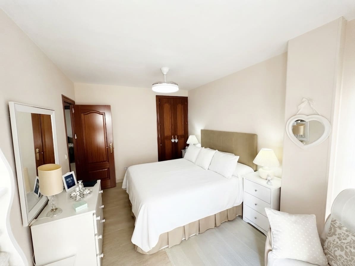 Apartamento de 3 habitaciones en Estepona en venta - 425.000 € (Ref: 9834199)