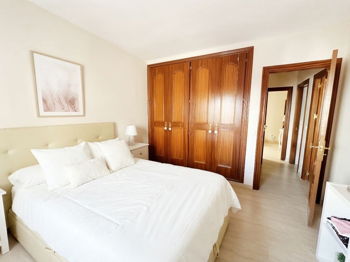 Apartamento de 3 habitaciones en Estepona en venta - 425.000 € (Ref: 9834199)