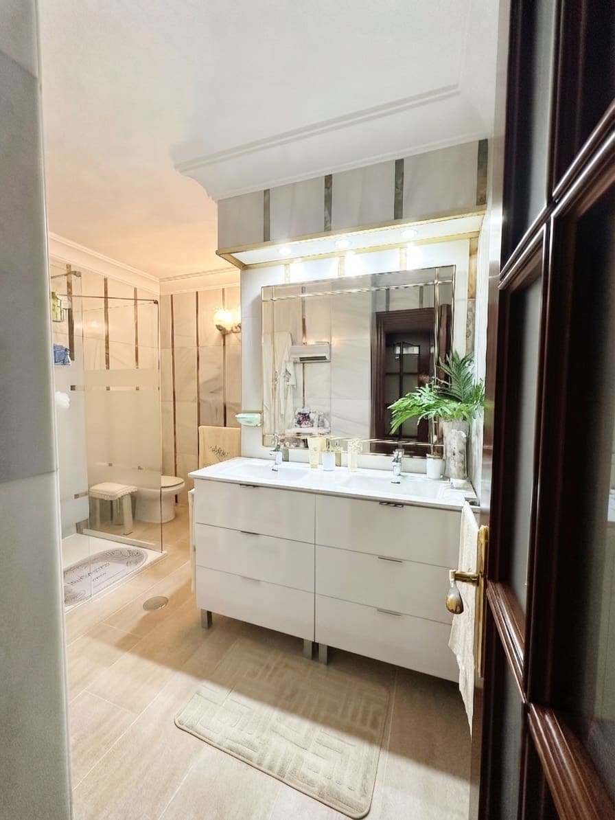 Apartamento de 3 habitaciones en Estepona en venta - 425.000 € (Ref: 9834199)