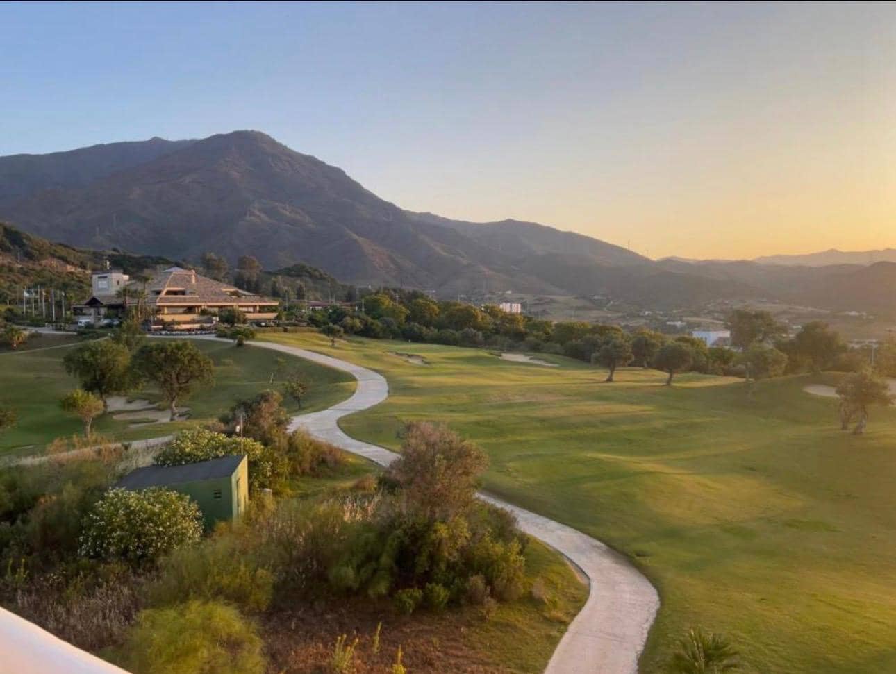 Terre non Aménagée à vendre à Estepona - 330 000 € (Ref: 9834292)