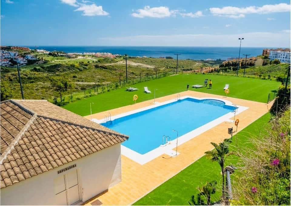 3 chambre Penthouse à vendre à Manilva avec piscine - 285 000 € (Ref: 9834724)