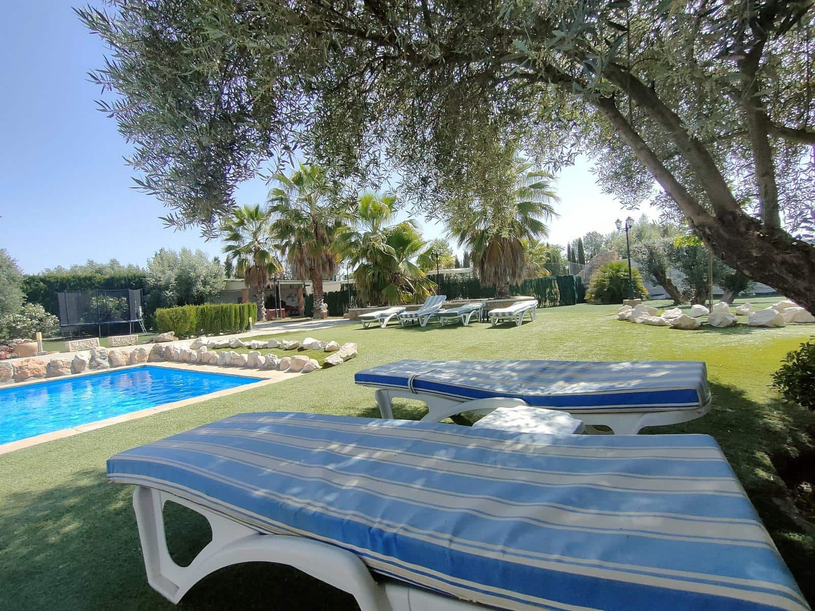 5 soveværelse Finca/Landehus til salg i Atarfe med swimmingpool garage - € 450.000 (Ref: 9834889)