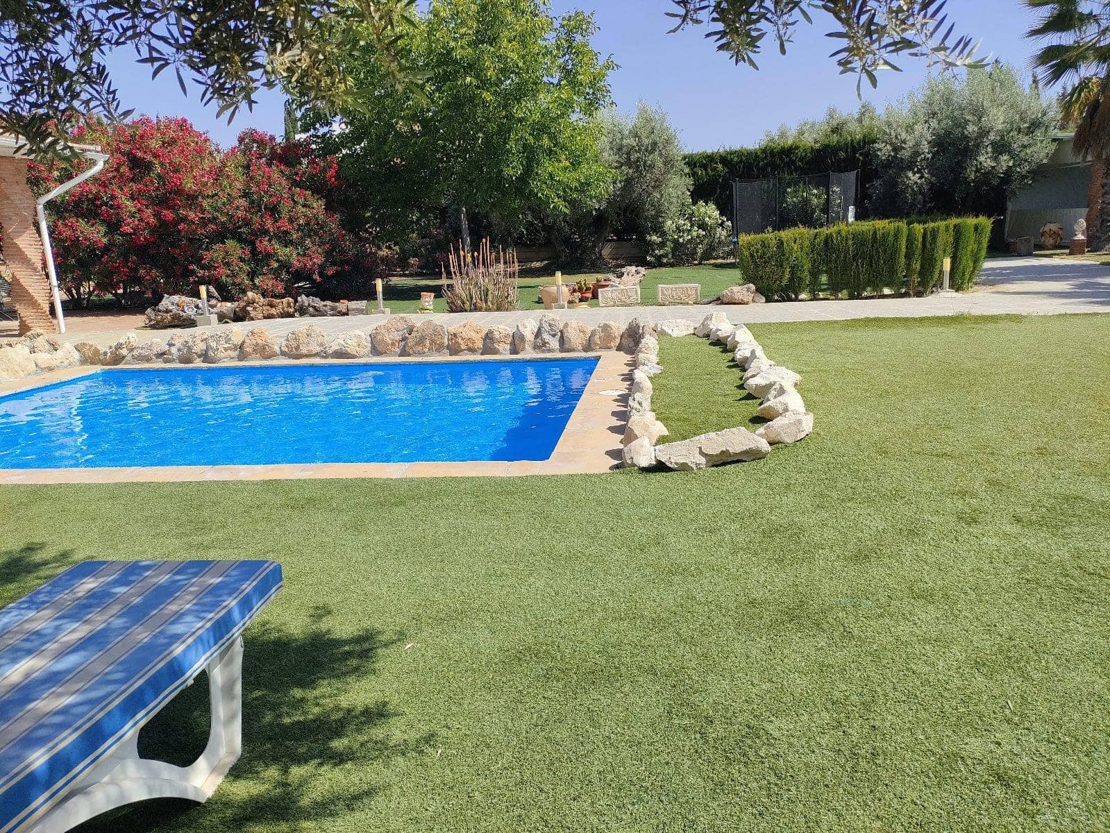 5 soveværelse Finca/Landehus til salg i Atarfe med swimmingpool garage - € 450.000 (Ref: 9834889)