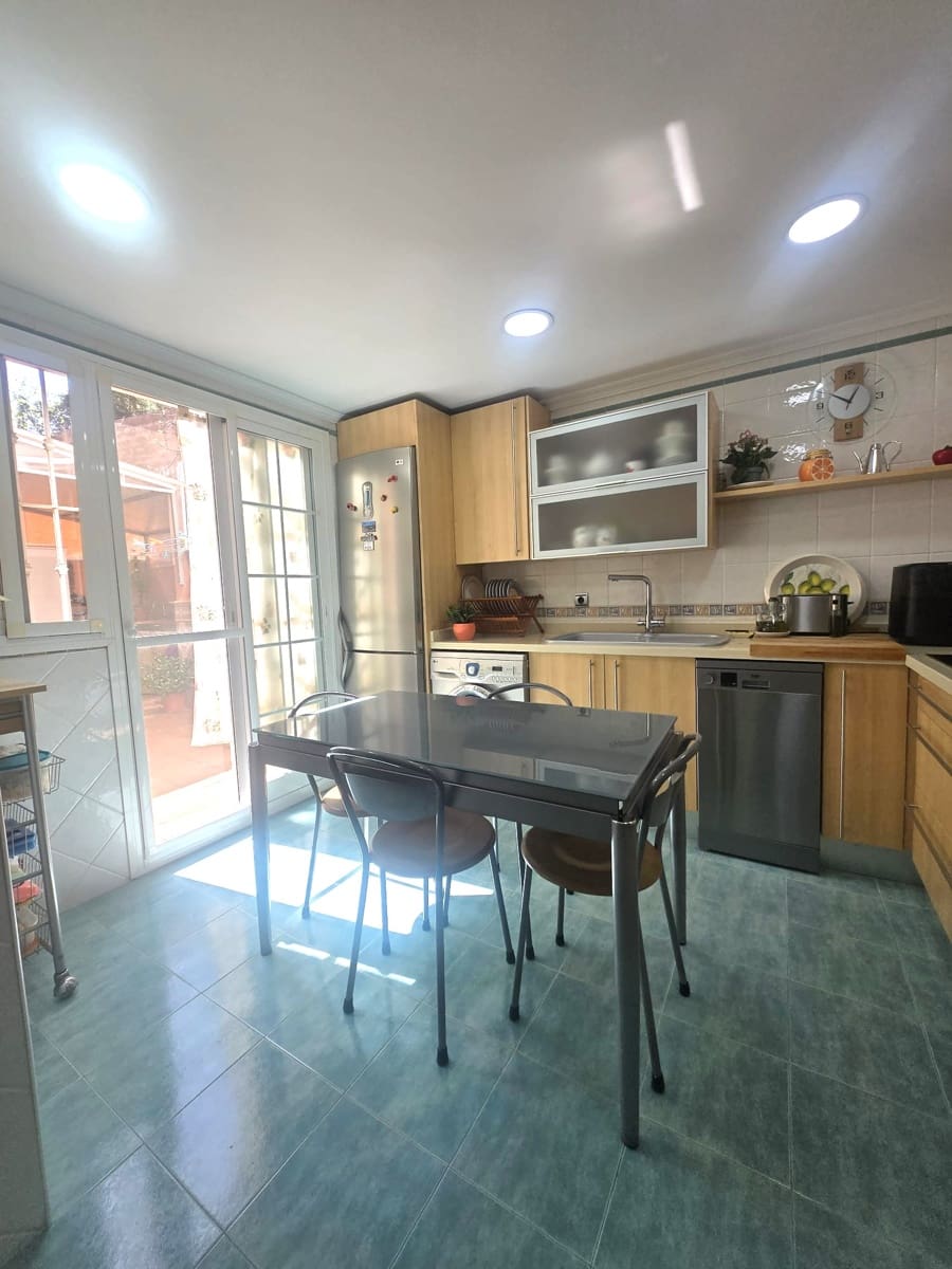 3 bedroom Flat for sale in Rincon de la Victoria with garage - € 378,000 (Ref: 9844458)