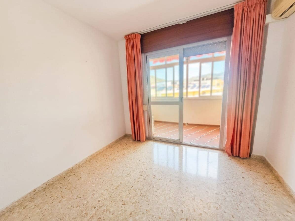 3 slaapkamer Flat te koop in Rincon de la Victoria met zwembad - € 375.000 (Ref: 9858846)