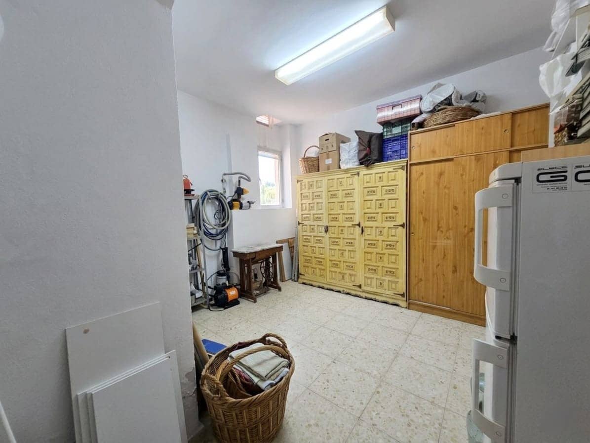6 soverom Villa til salgs i Malaga by med garasje - € 1 057 000 (Ref: 9861058)