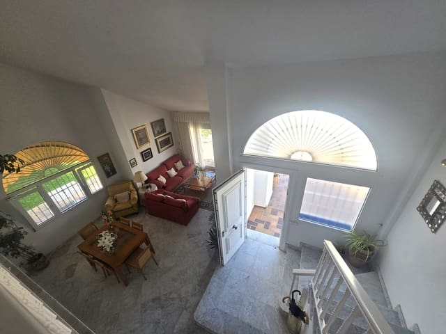 6 soverom Villa til salgs i Málaga by med garasje - € 1 057 000 (Ref: 9861058)