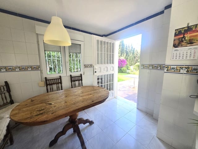 6 soverom Villa til salgs i Málaga by med garasje - € 1 057 000 (Ref: 9861058)