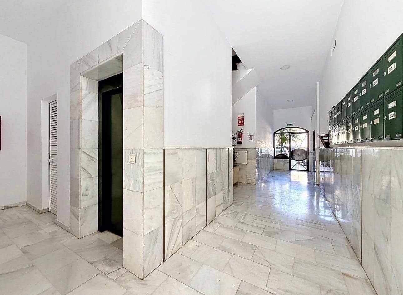 2 slaapkamer Appartement te koop in San Luis de Sabinillas met zwembad - € 265.000 (Ref: 9877594)