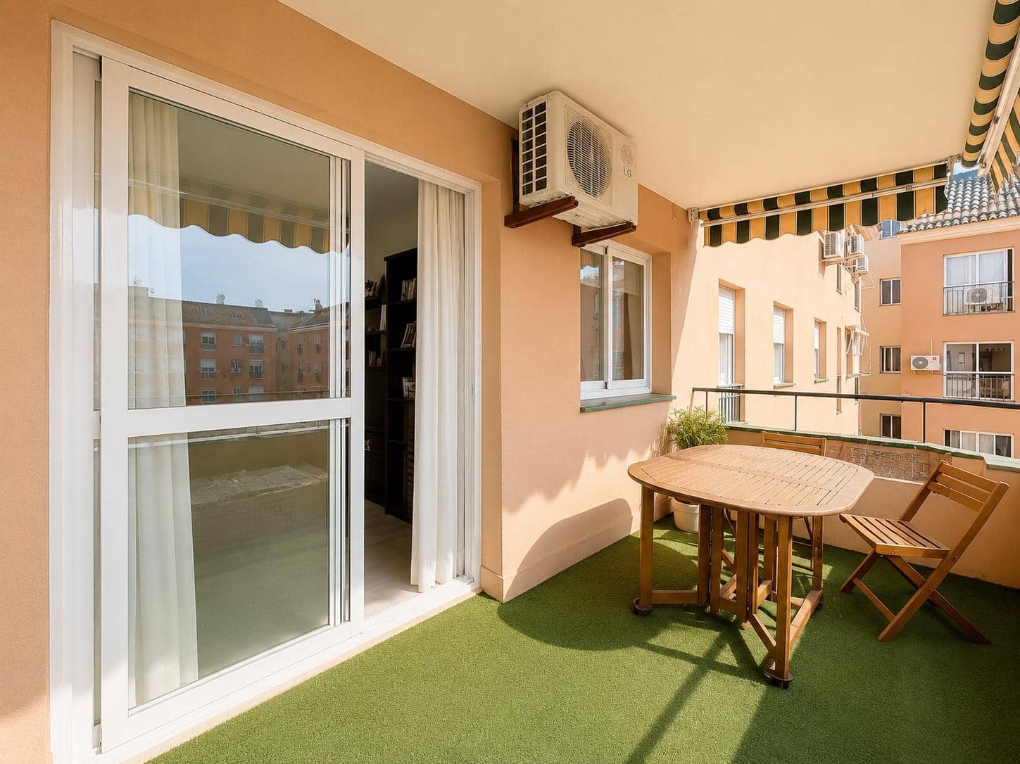 2 slaapkamer Appartement te koop in San Luis de Sabinillas met zwembad - € 265.000 (Ref: 9877594)