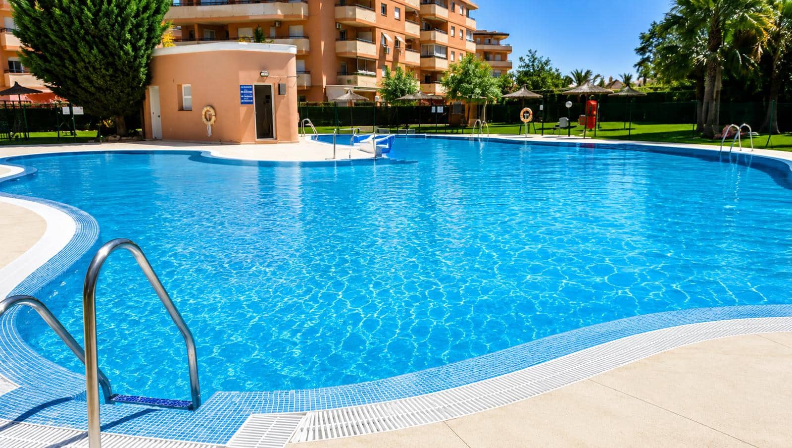 2 slaapkamer Appartement te koop in San Luis de Sabinillas met zwembad - € 265.000 (Ref: 9877594)