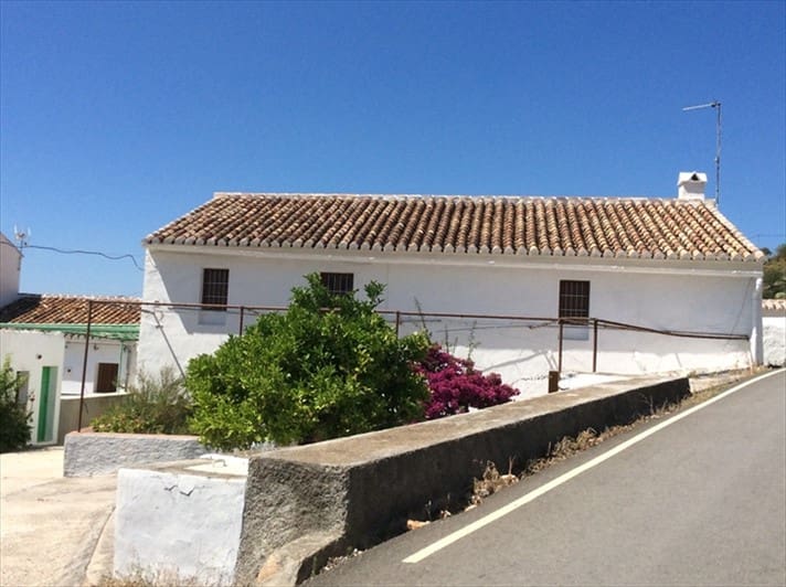 6 slaapkamer Finca/Landhuis te koop in Alora - € 175.000 (Ref: 9899803)