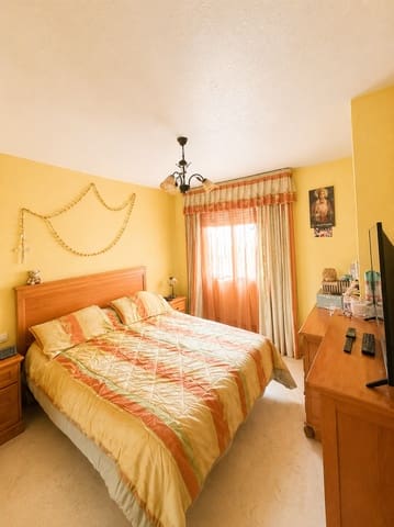 4 chambre Appartement à vendre à Parque Ayala, Malaga ville avec garage - 450 000 € (Ref: 9902411)
