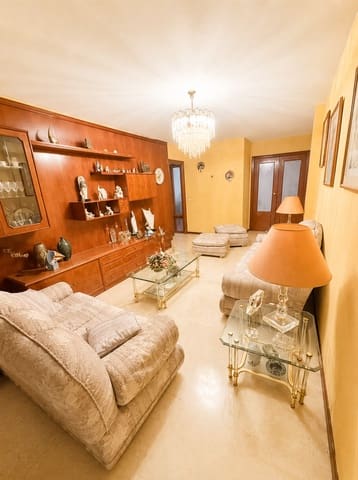 4 chambre Appartement à vendre à Parque Ayala, Malaga ville avec garage - 450 000 € (Ref: 9902411)