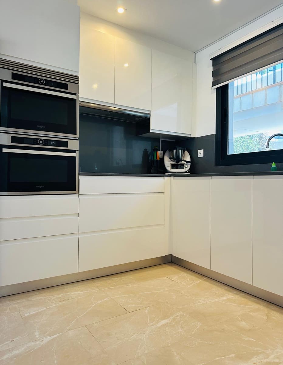 2 slaapkamer Appartement te koop in Casares met zwembad garage - € 395.000 (Ref: 9906605)