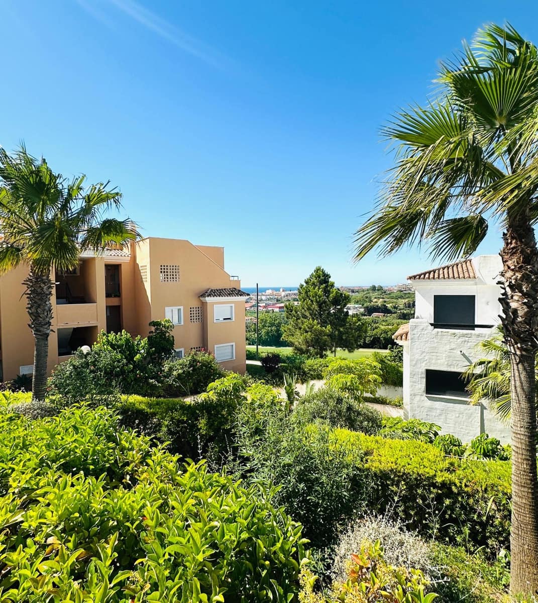 2 slaapkamer Appartement te koop in Casares met zwembad garage - € 395.000 (Ref: 9906605)