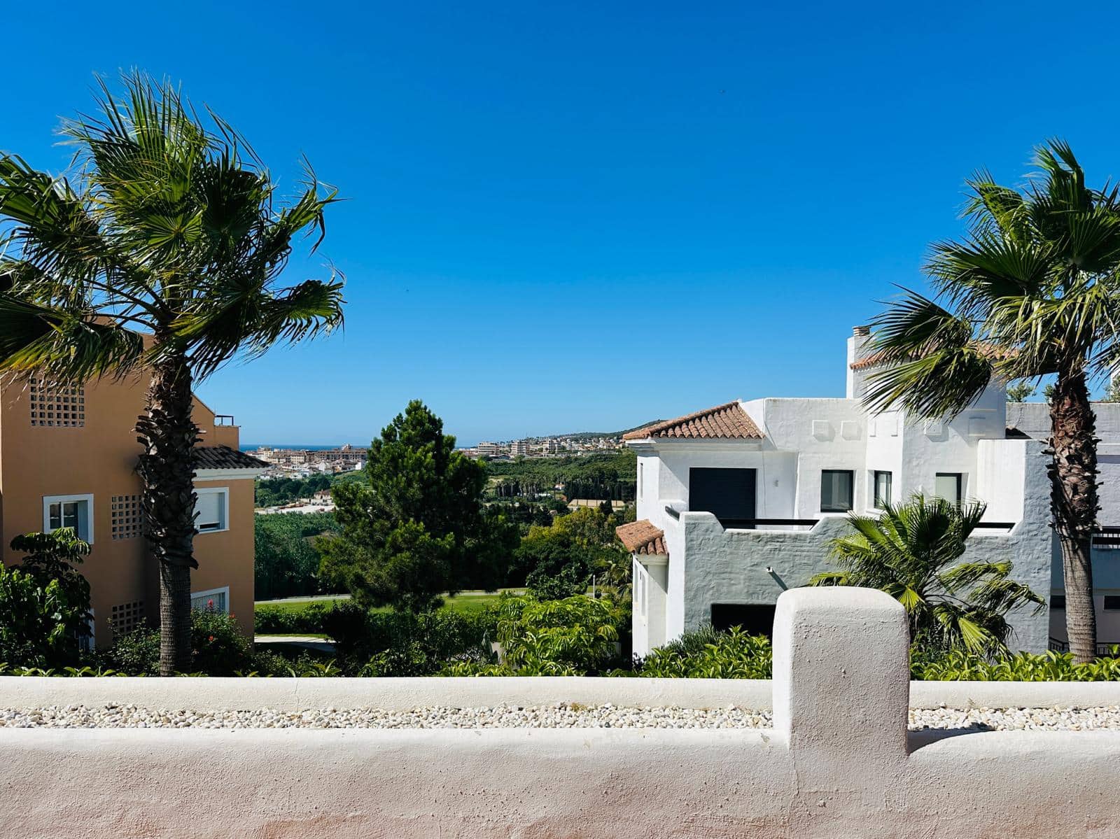 2 slaapkamer Appartement te koop in Casares met zwembad garage - € 395.000 (Ref: 9906605)