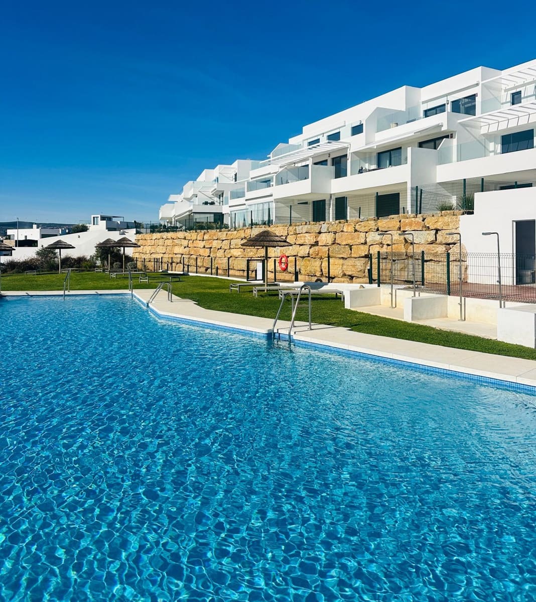 2 bedroom Apartment for sale in Casares with pool garage - € 420,000 (Ref: 9908855)