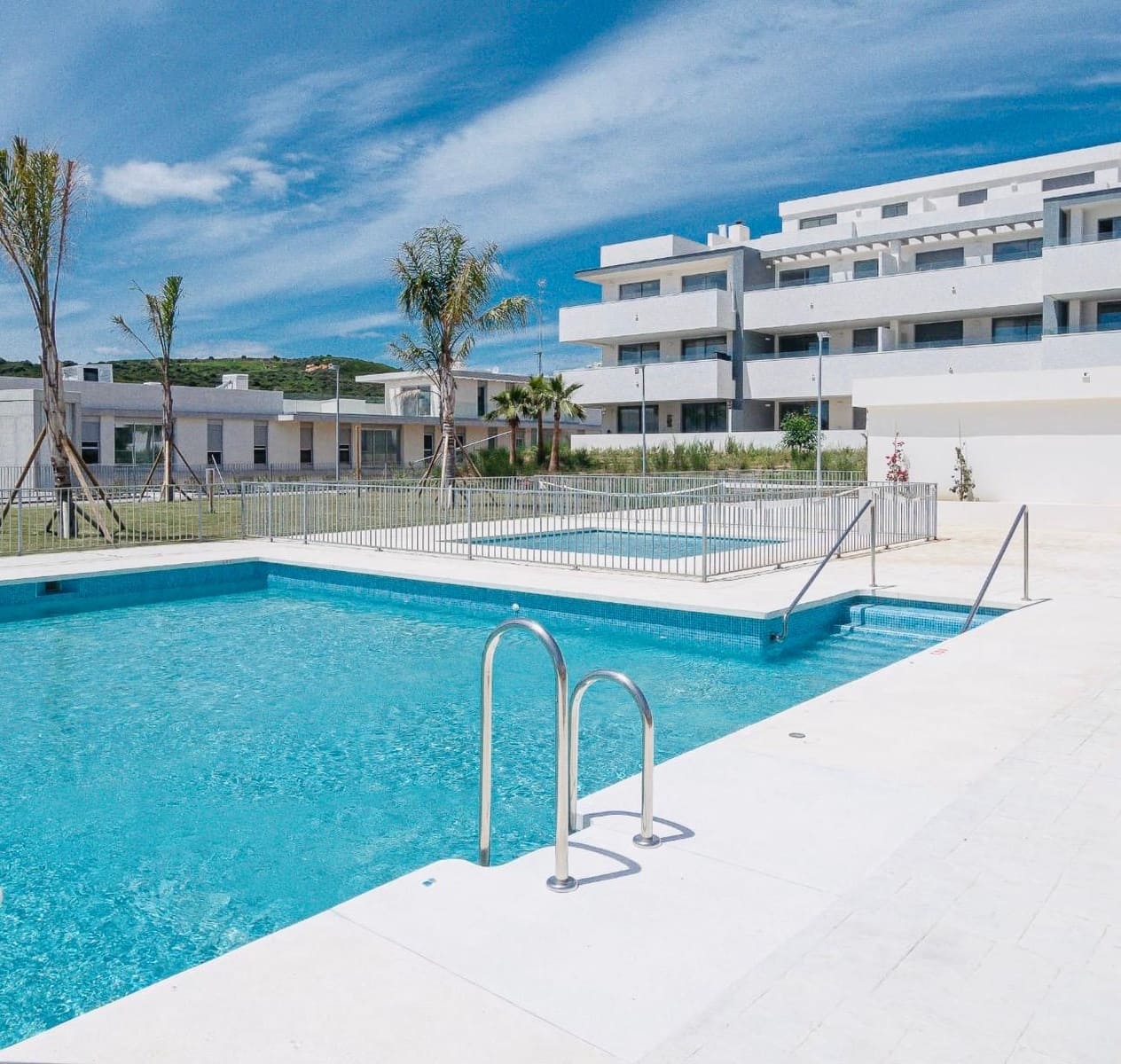 3 bedroom Apartment for sale in Estepona with pool garage - € 495,000 (Ref: 9934780)