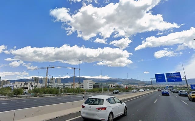 Comercial para venda em Figares, Granada cidade com garagem - 13 700 130 € (Ref: 9943189)