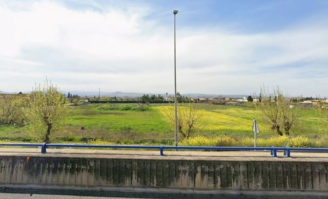 Comercial para venda em Figares, Granada cidade com garagem - 13 700 130 € (Ref: 9943189)