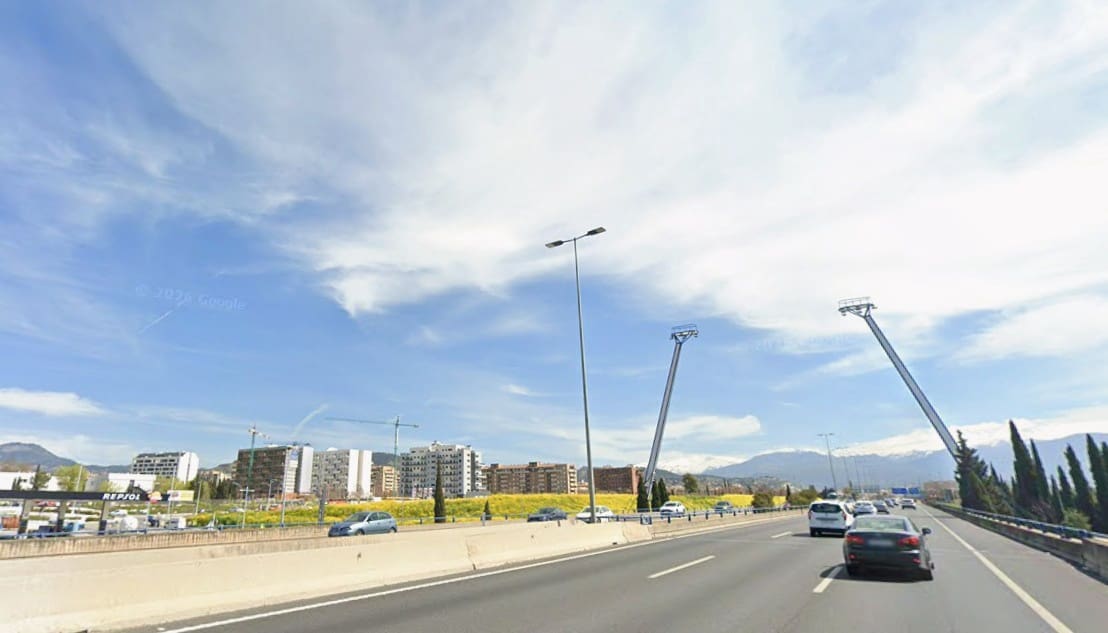 Comercial para venda em Granada cidade com garagem - 13 700 130 € (Ref: 9943189)