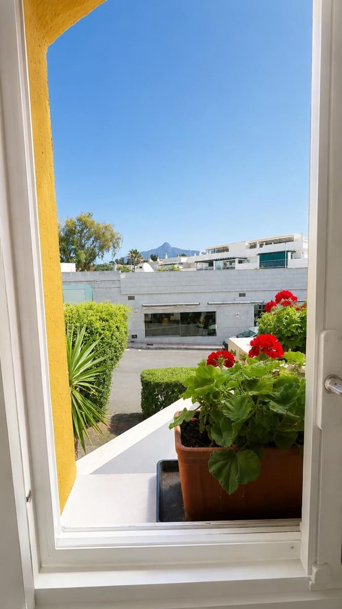 3 bedroom Bungalow for sale in Marbella with pool - € 475,000 (Ref: 9966987)