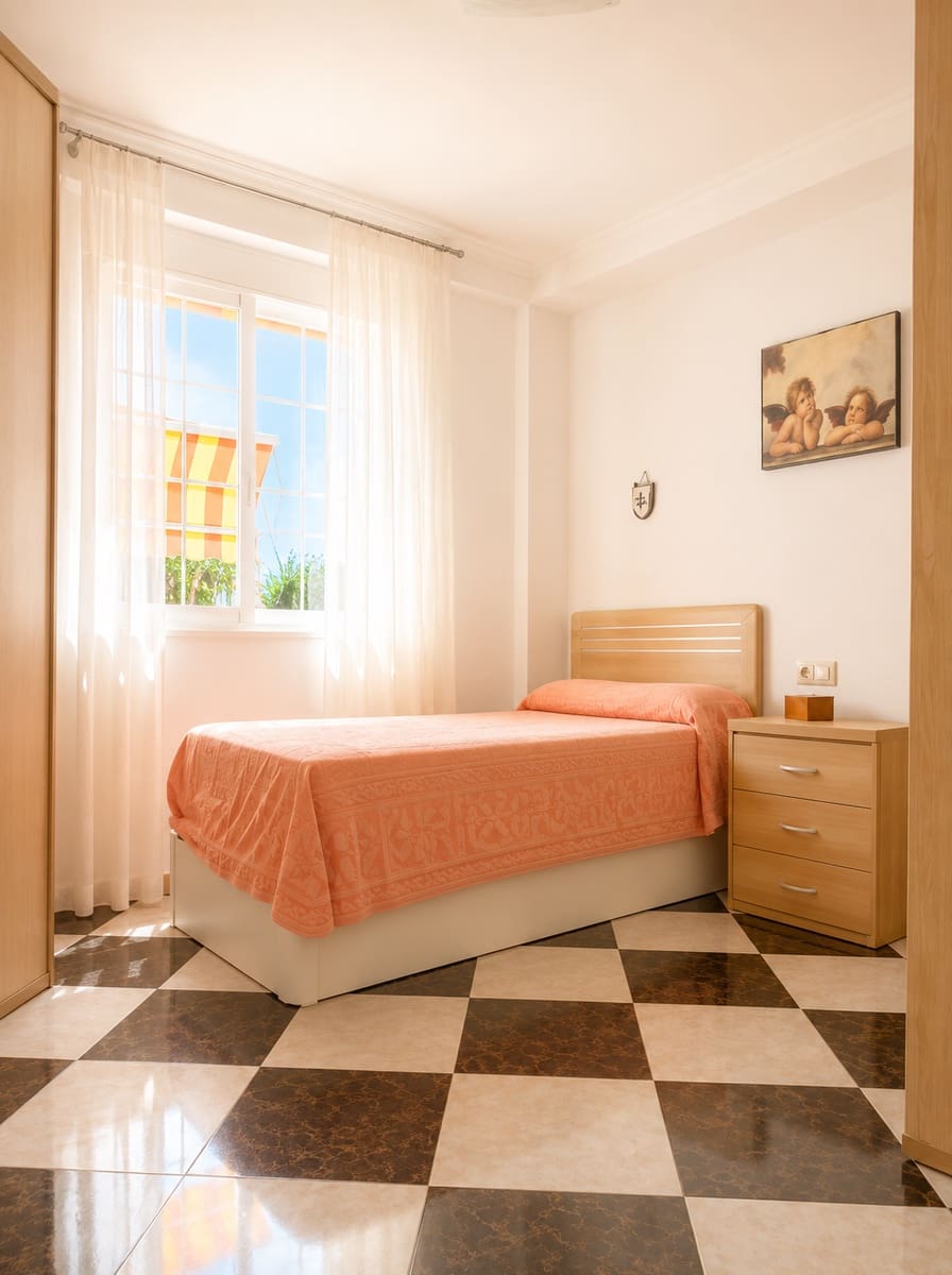 3 soveværelse Lejlighed til salg i Malaga by - € 239.900 (Ref: 9978042)