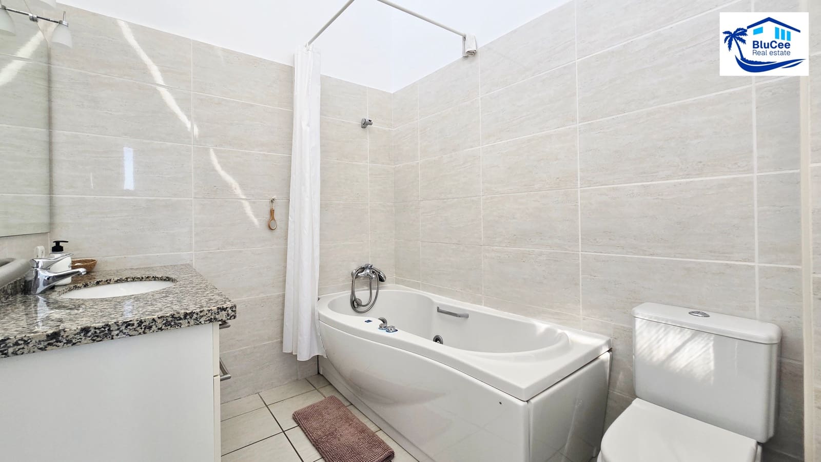 3 bedroom Semi-detached Villa for sale in Arenas with pool garage - € 420,000 (Ref: 10116020)