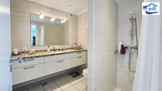 3 bedroom Semi-detached Villa for sale in Arenas with pool garage - € 420,000 (Ref: 10116020)