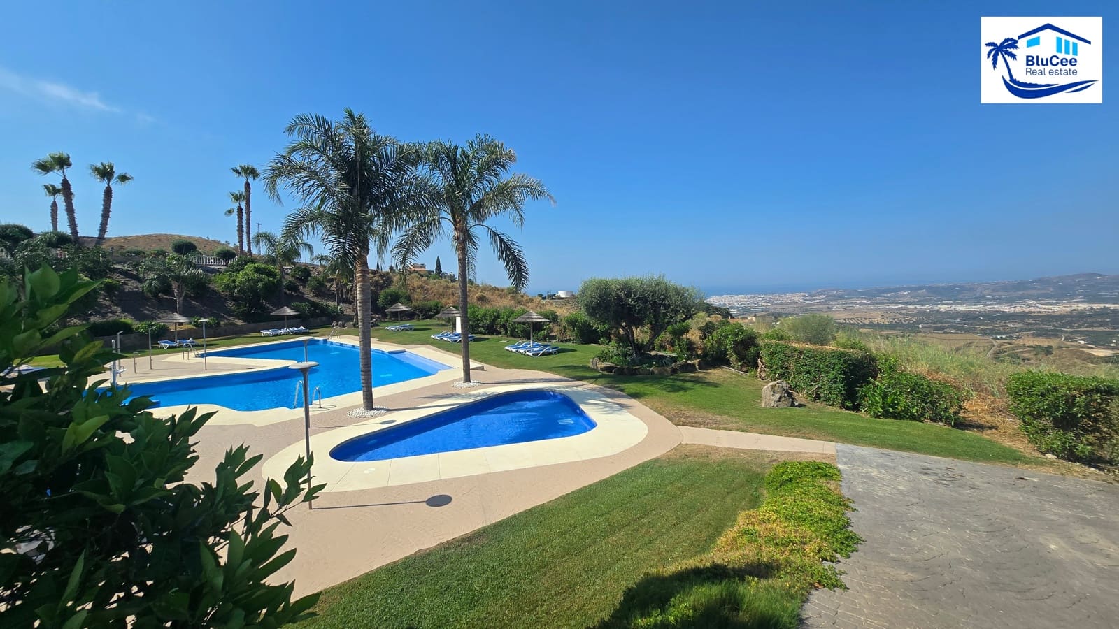 3 bedroom Semi-detached Villa for sale in Arenas with pool garage - € 420,000 (Ref: 10116020)