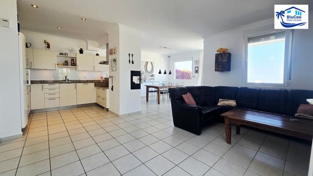 3 bedroom Semi-detached Villa for sale in Arenas with pool garage - € 420,000 (Ref: 10116020)