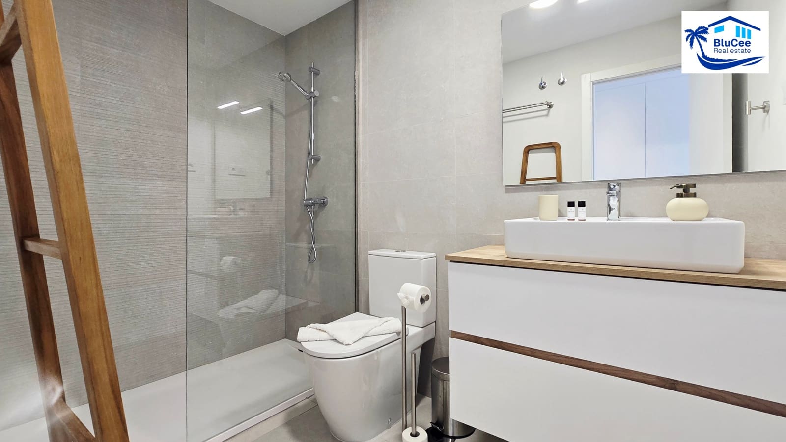 Apartamento de 3 habitaciones en Rincón de la Victoria en venta con piscina garaje - 475.000 € (Ref: 10117444)