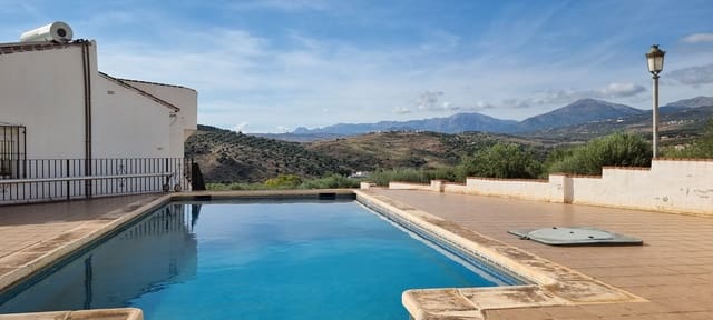 4 quarto Moradia para venda em Alcaucín com piscina garagem - 325 000 € (Ref: 10181666)