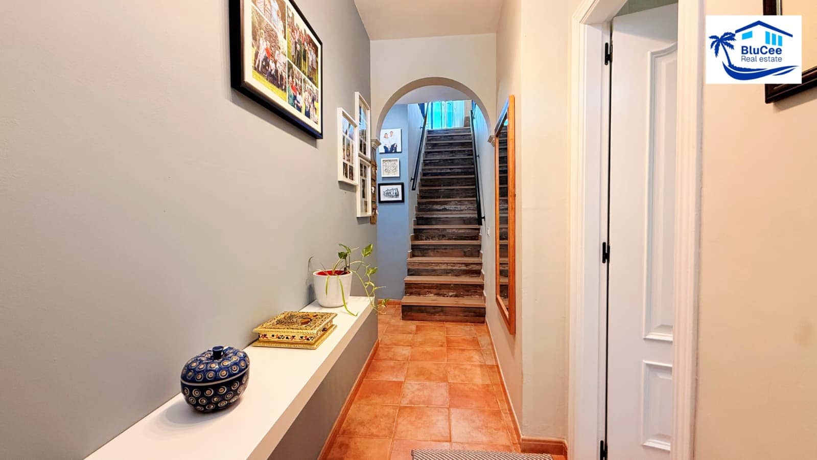 3 bedroom Villa for sale in Alcaucin with pool garage - € 399,000 (Ref: 10186226)